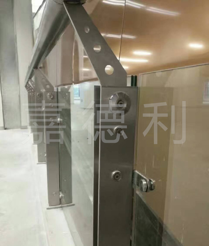 不锈钢立柱