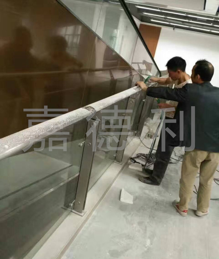 不锈钢立柱